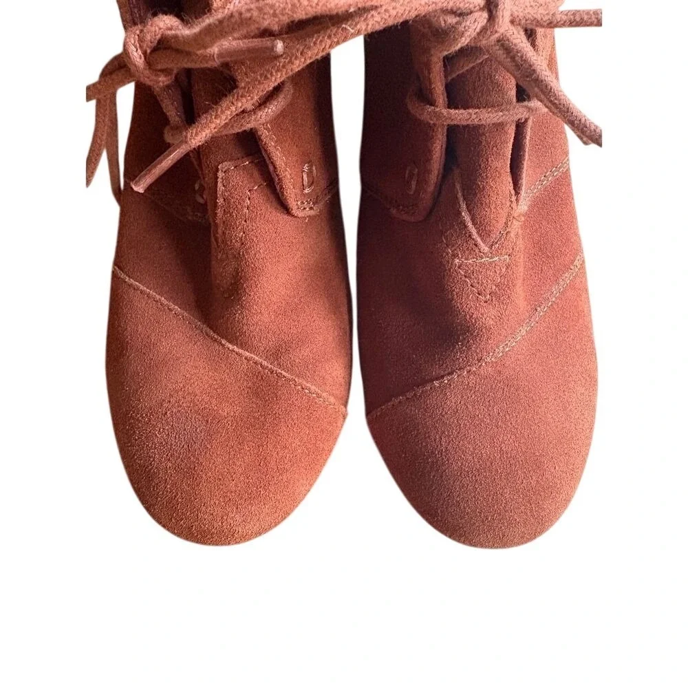 TOMS Kala Rust Brown Desert‎ Lace Up Wedge Heel Ankle Bootie Women's SIZE 8 EUC